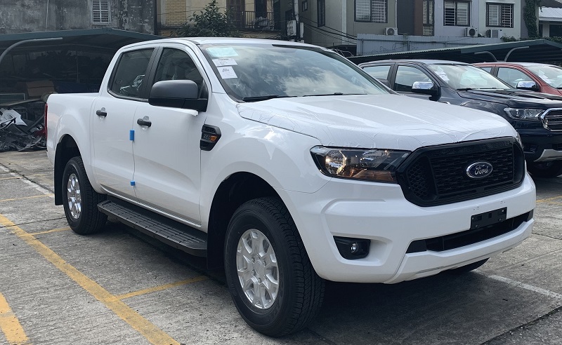 Hình ảnh ngoại thất Ford Ranger XLS At 2021 2022 mới màu trắng tại ford hà đông