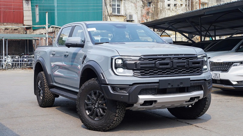 ban-xe-ford-ranger-raptor-mau-xam-moi