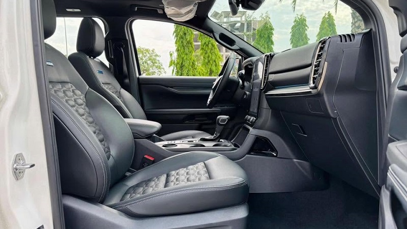 ghe-phu-ford-everest-platinum-moi